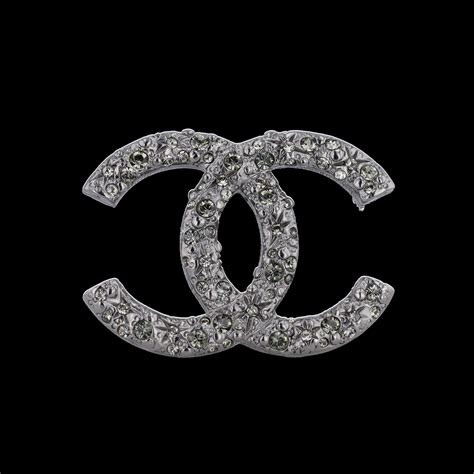 broche chanel 5